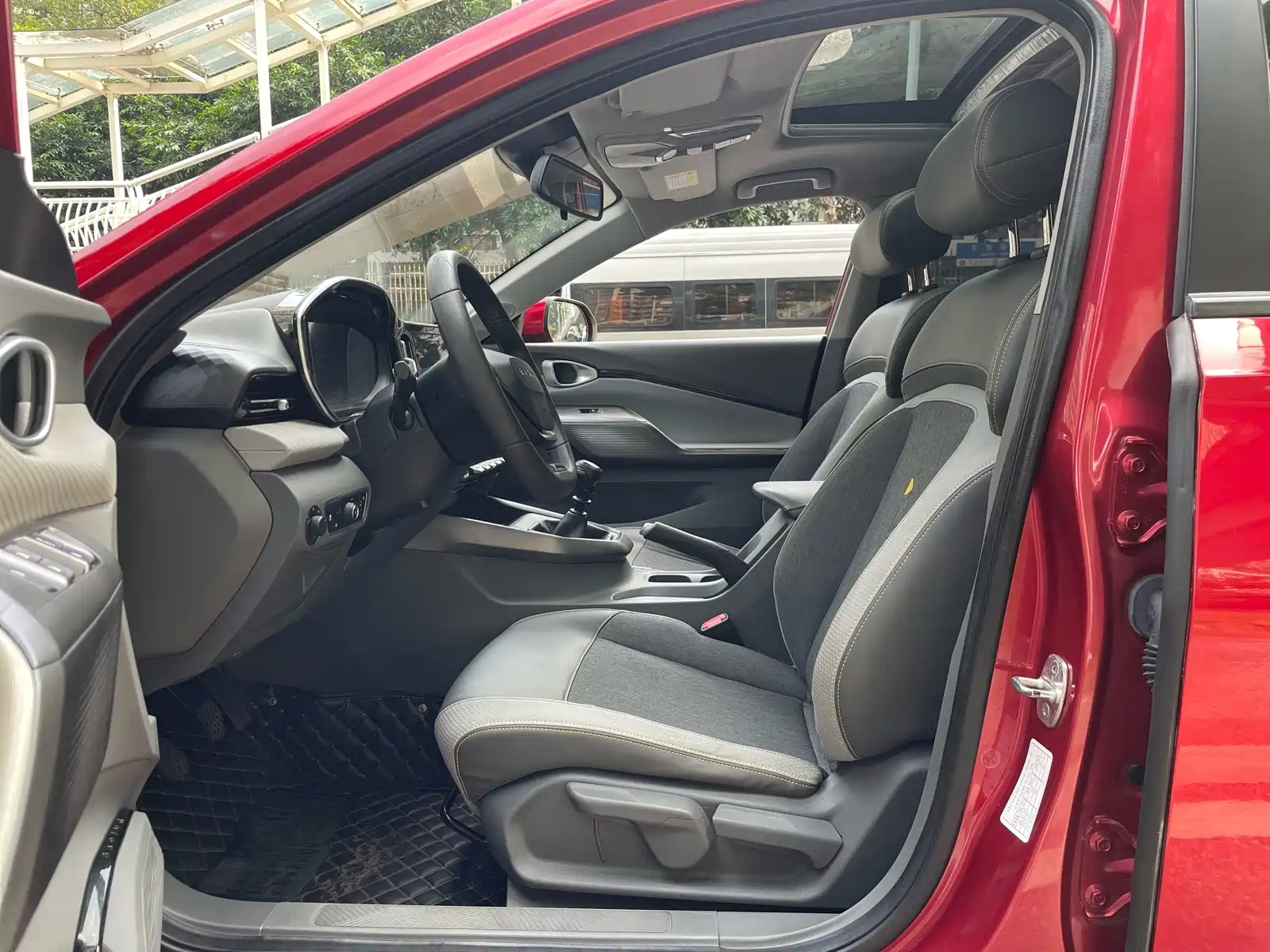 Фото 7 - Baojun RC-5