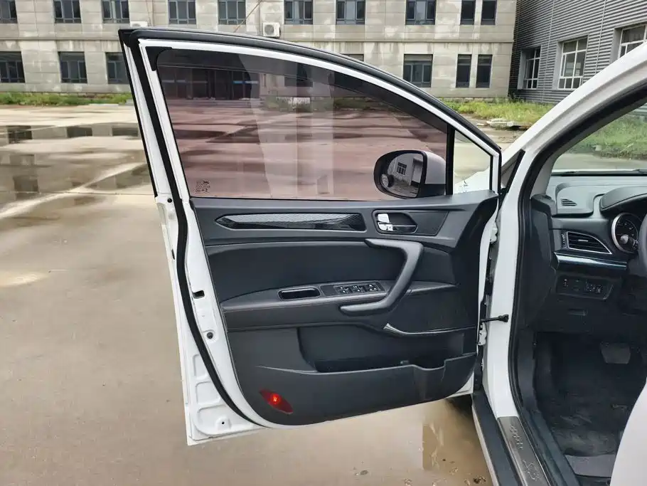 JAC Motors Refine S3 2017 2017 1.6L CVT Luxury Smart