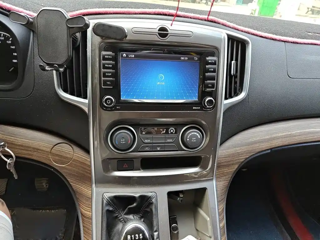 Dongfeng Fengxing Lingzhi PLUS 2021 2021 2.0L Manual Luxury 7-Seater
