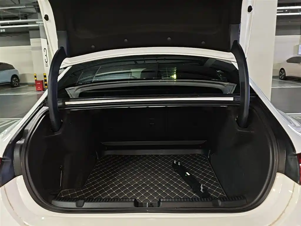 Mercedes-Benz EQE 2022 350 Pioneer Edition фото 19