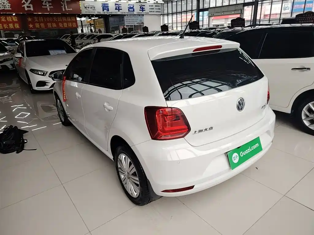 Volkswagen Polo 2016 1.6L Automatic Comfort фото 5