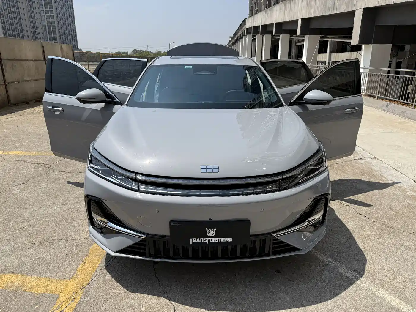 Geely Galaxy Galaxy A7 2025 EM-i 150km Explorer+ Edition фото 8