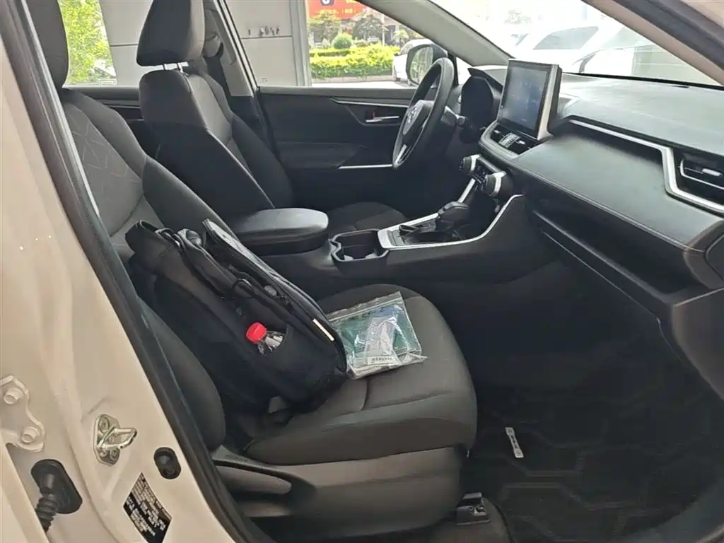 Toyota RAV4 Rongfang 2022 2.0L CVT 2WD Trend Edition фото 25
