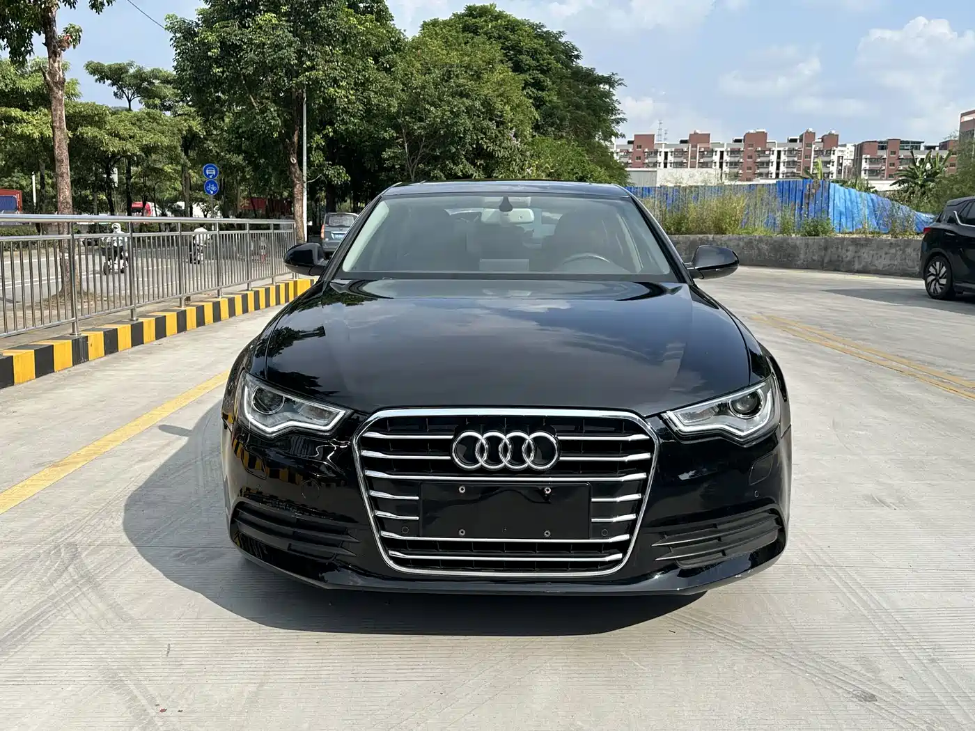 Photo 2 - Audi A6L