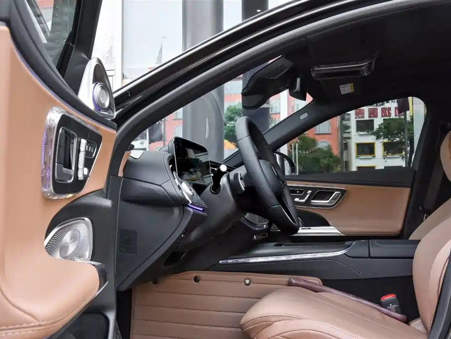 Mercedes-Benz E-Class, миниатюра 10