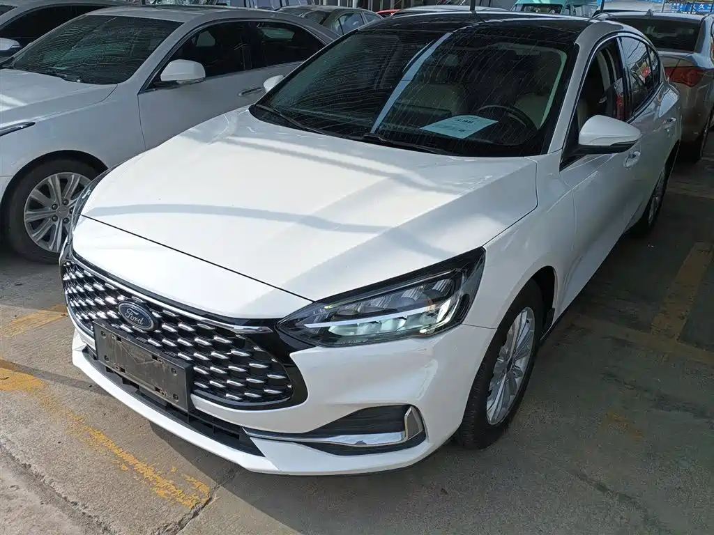 Ford Focus 2021 Sedan EcoBoost 180 Auto Trend