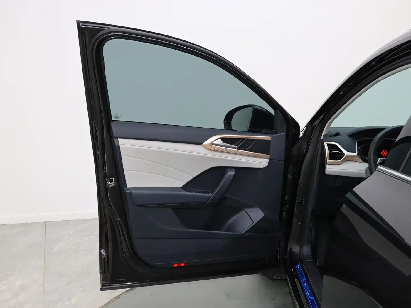 Volkswagen Tharu 2024 300TSI 2WD Moon Premium Edition фото 13