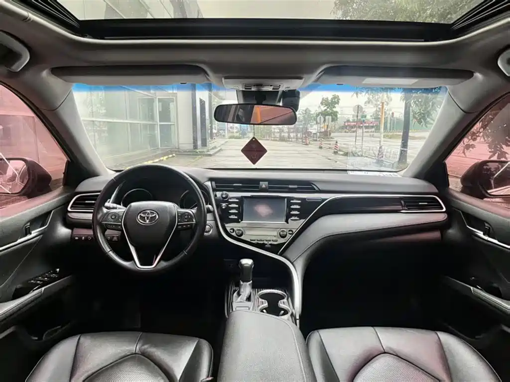 Toyota Camry 2018 2.0G Luxury Edition фото 13