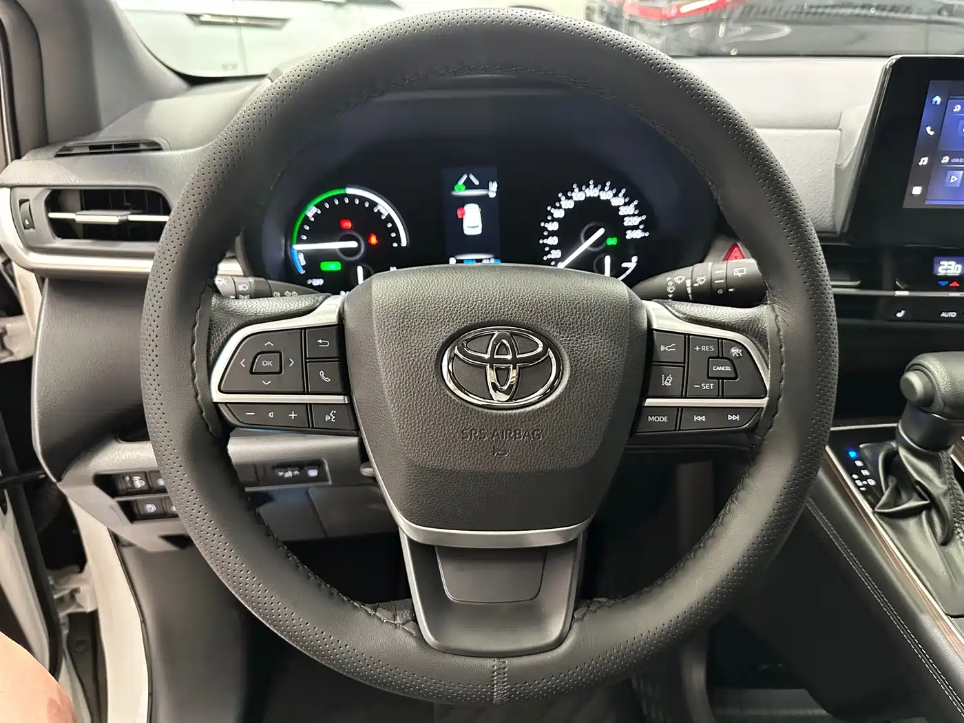 Toyota Granvia 2026 2024 2.5L Hybrid Luxury