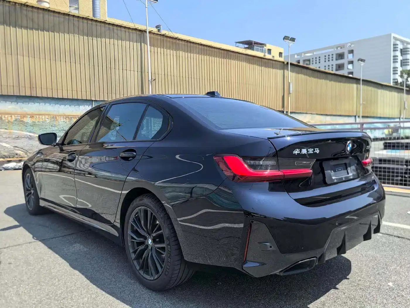 BMW 3 Series 2023 325Li M Sport Black Night Package фото 6