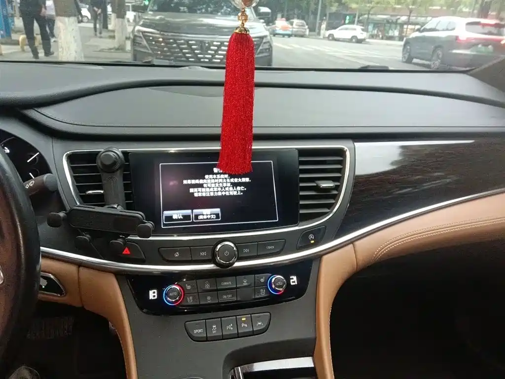 Buick LaCrosse 2016 Model 28T Luxury фото 6