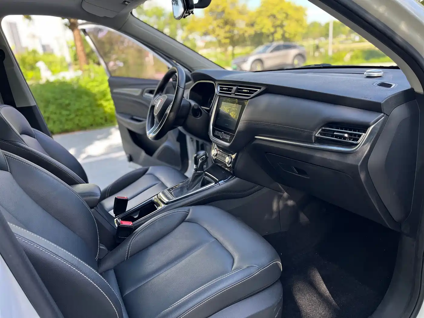 Roewe RX3 2019 2018 18T Automatic Internet Smart Edition