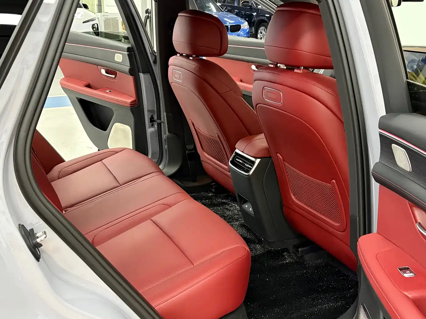 AITO Wenjie AITO M5 2025 Extended Range Ultra AWD фото 8