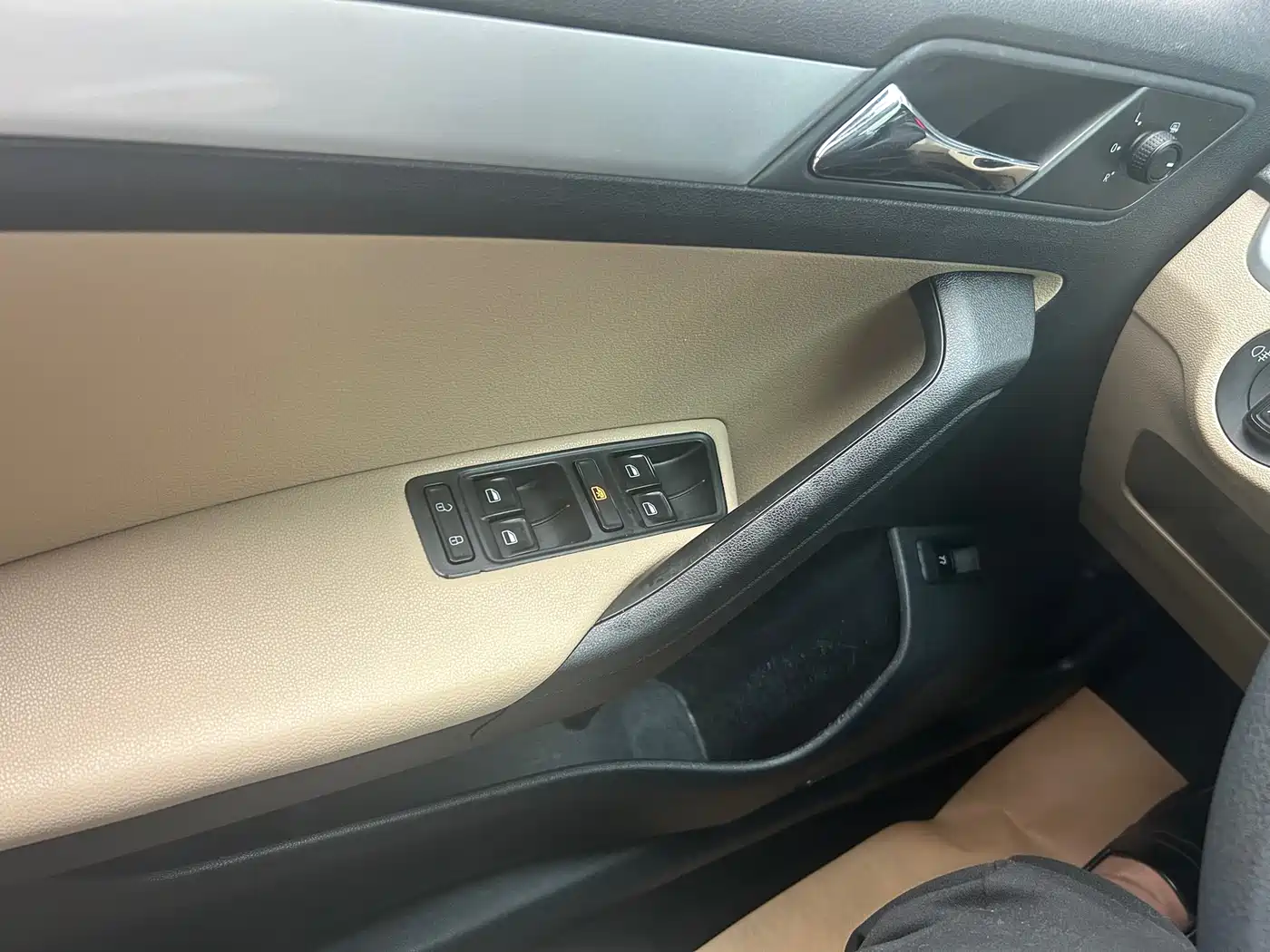 Volkswagen Jetta 2013 1.6L Automatic Comfort фото 10