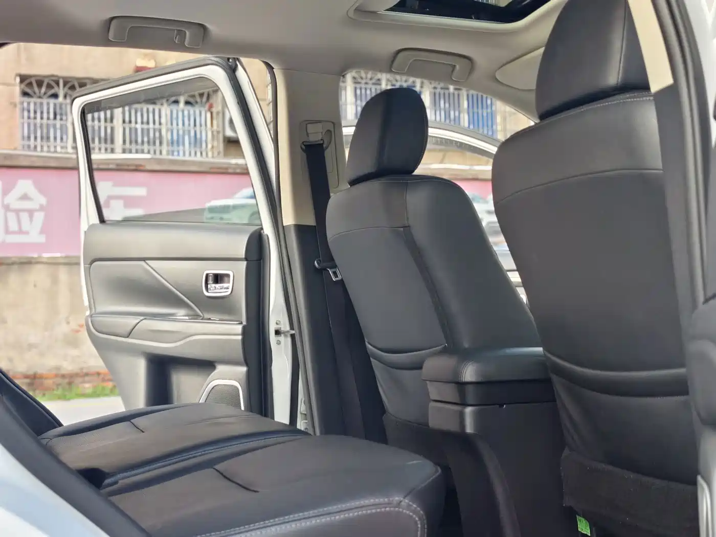 Mitsubishi Outlander 2017 2016 2.4L 4WD Luxury Edition 7-seater