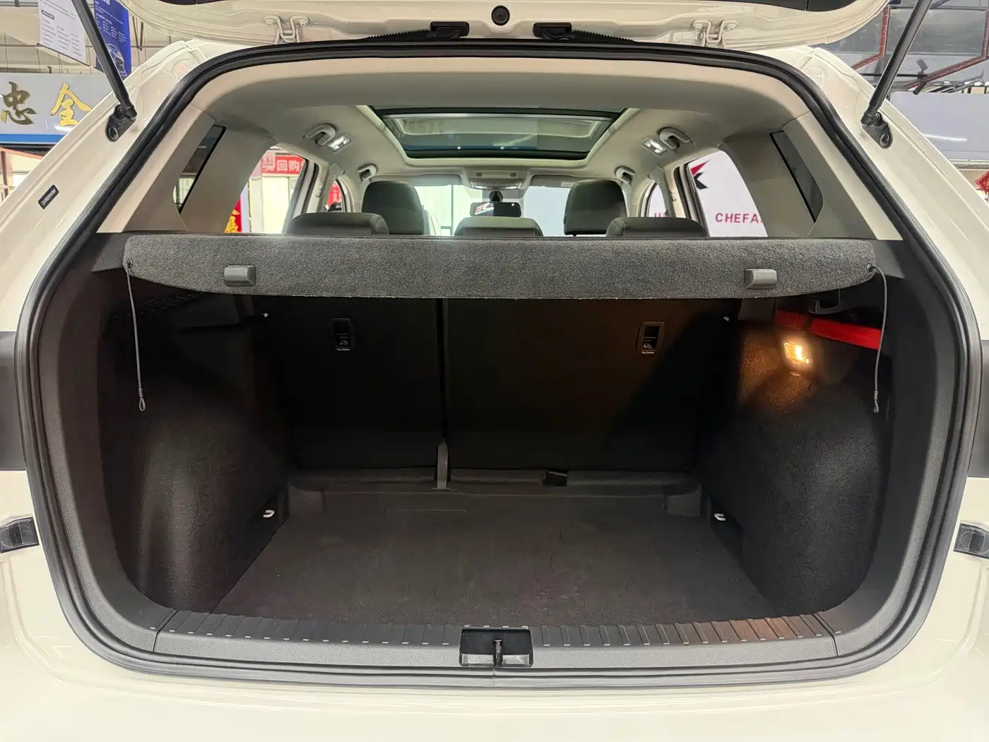 Volkswagen Tharu 2022 280TSI FWD Luxury Edition фото 25