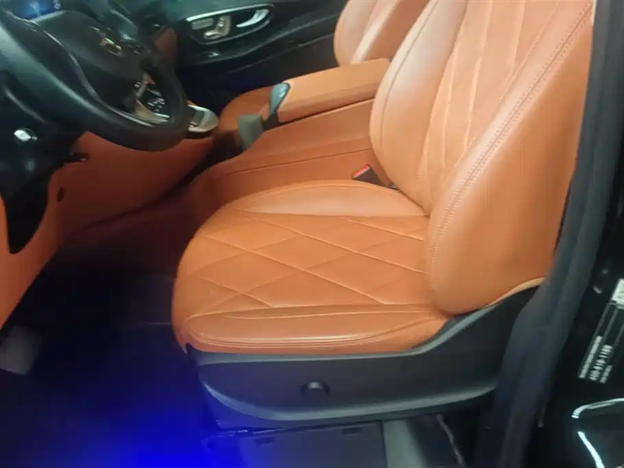 Mercedes-Benz Vito 2023 2.0T Business 7-Seater фото 9