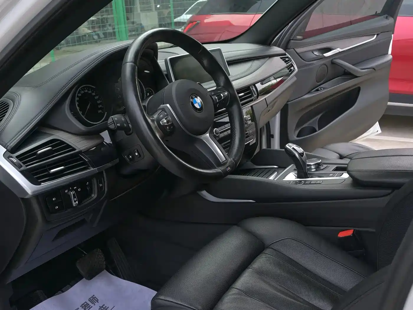 BMW X6 2015 xDrive50i M Sport фото 14