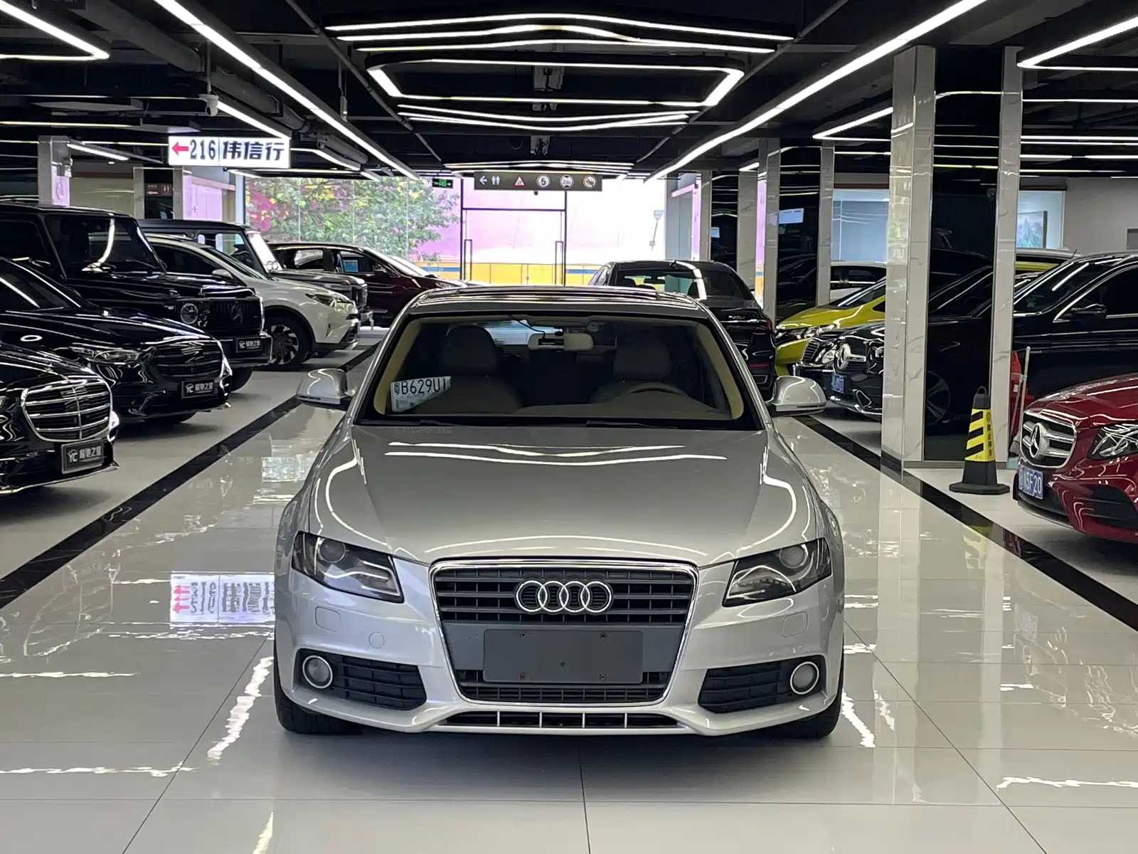 Фото 2 - Audi A4L