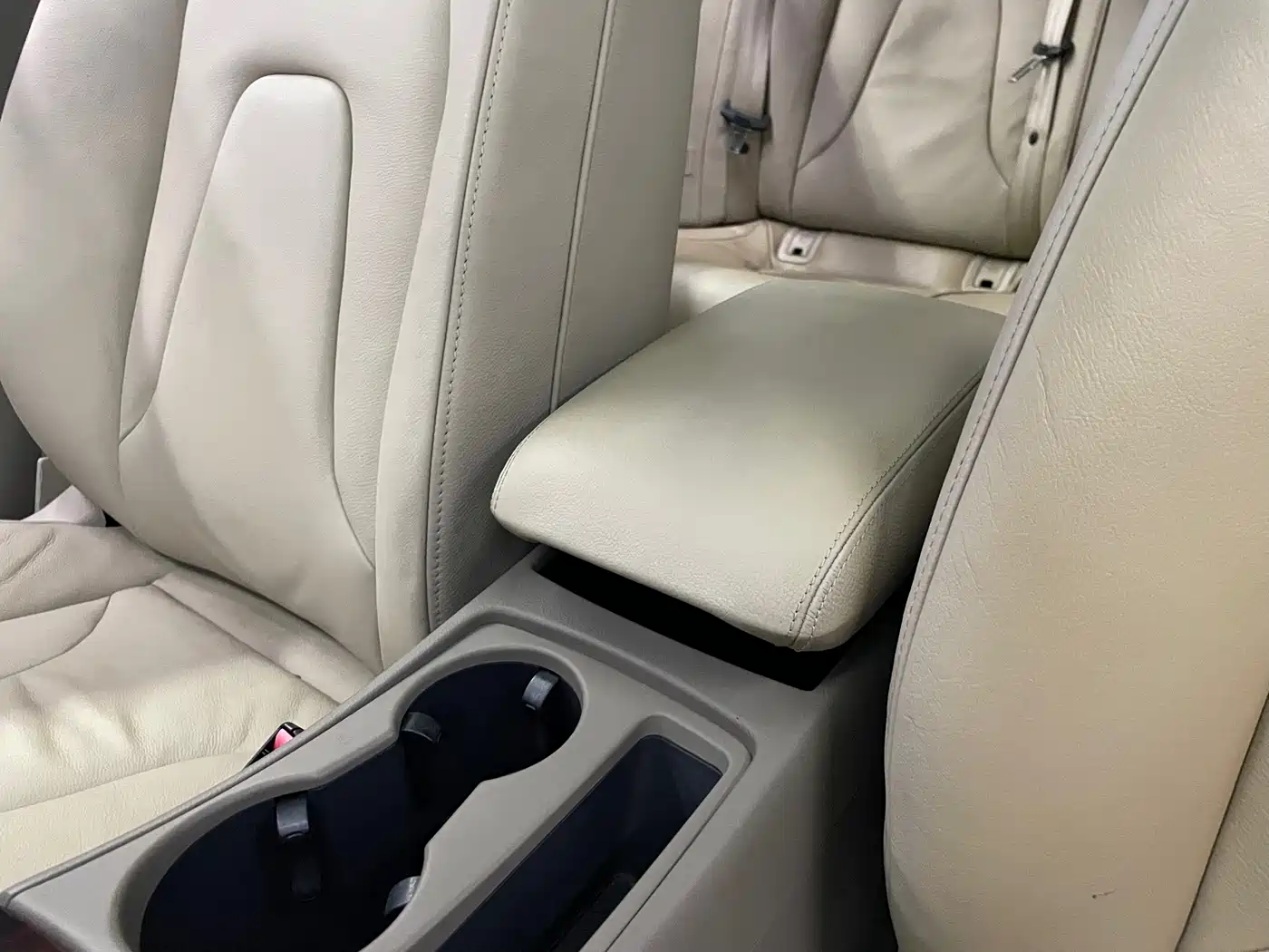 Audi A4L 2009 2010 2.0 TFSI Technology