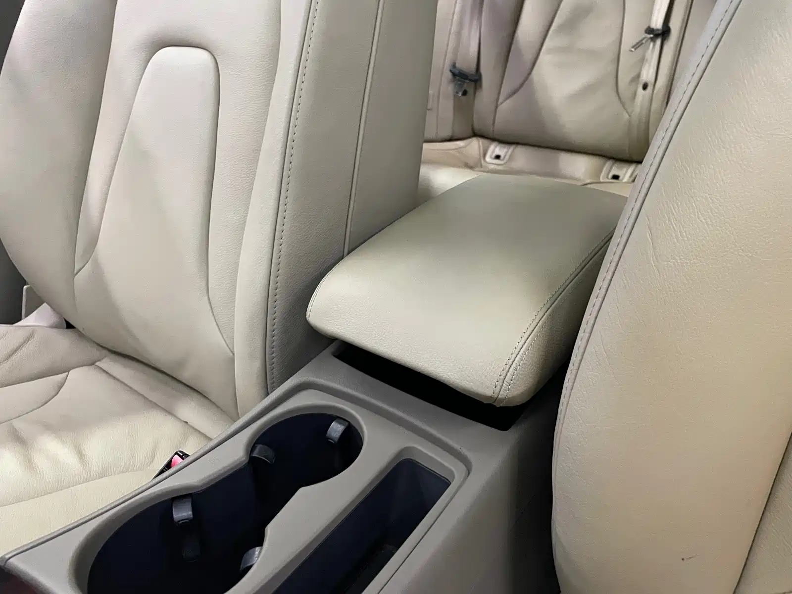 Фото 26 - Audi A4L