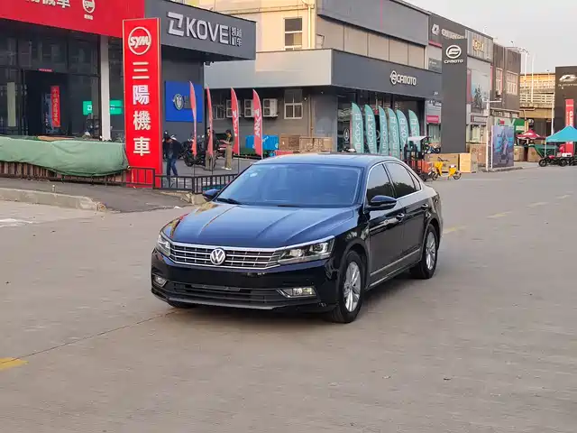 VOLKSWAGEN PASSAT