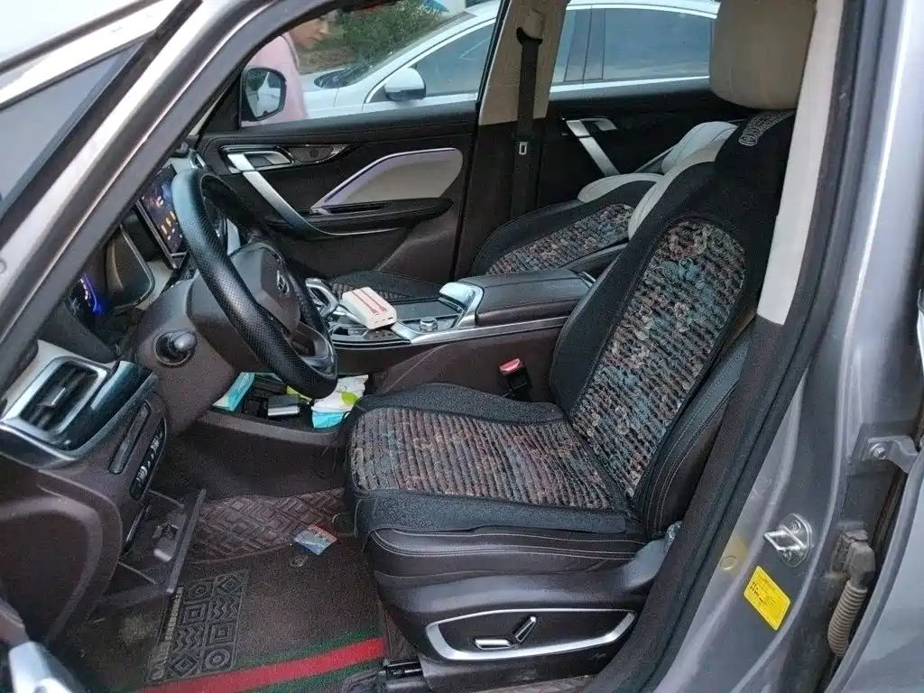 Фото 8 - Geely Jiaji