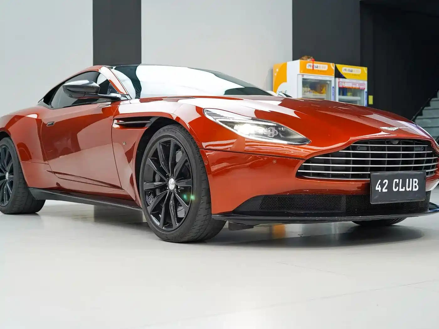 Aston Martin DB11 2019 2016 5.2T Launch Edition
