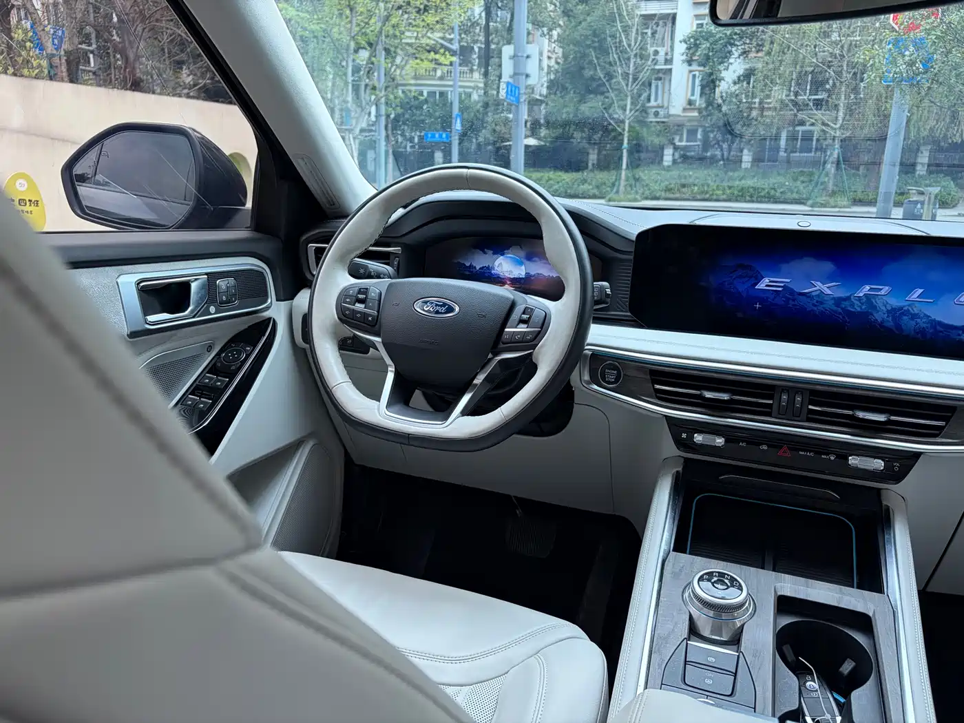 FORD EXPLORER