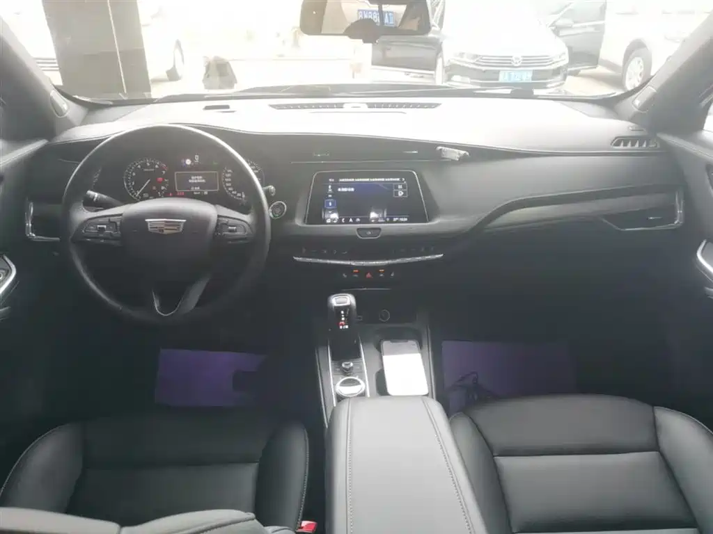 Cadillac XT4 2018 Model 28T 4WD Leading фото 10