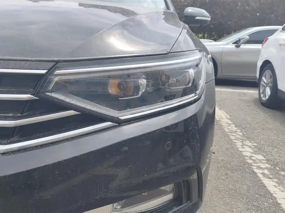 Volkswagen Magotan 2020 330TSI DSG Luxury фото 5