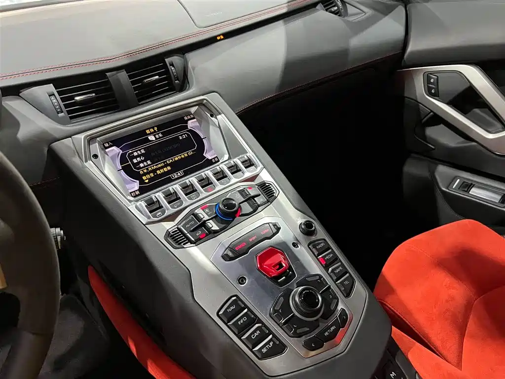 Lamborghini Aventador 2011 LP 700-4 фото 9