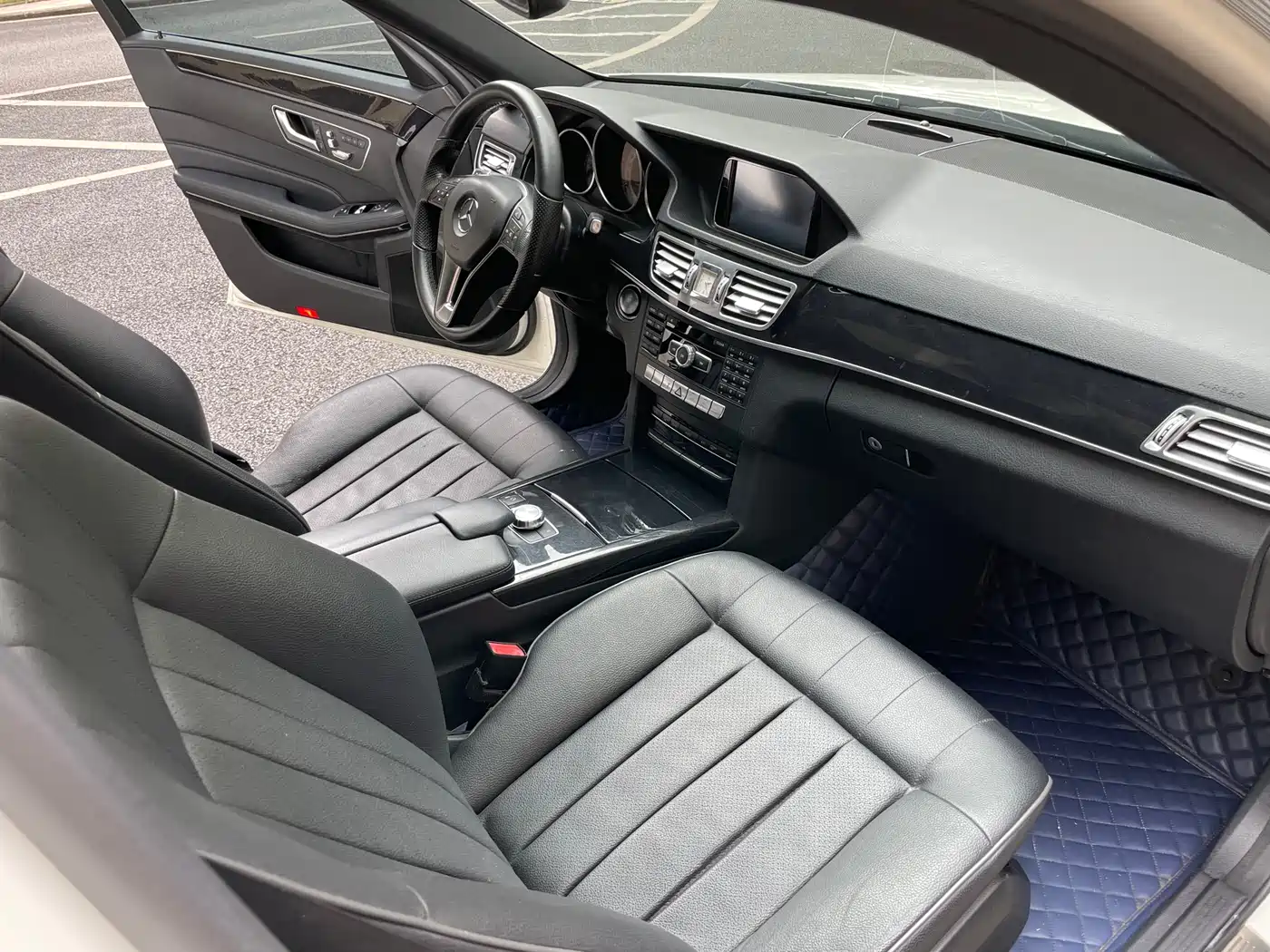 Mercedes-Benz E-Class 2015 E 260 L Sport фото 14