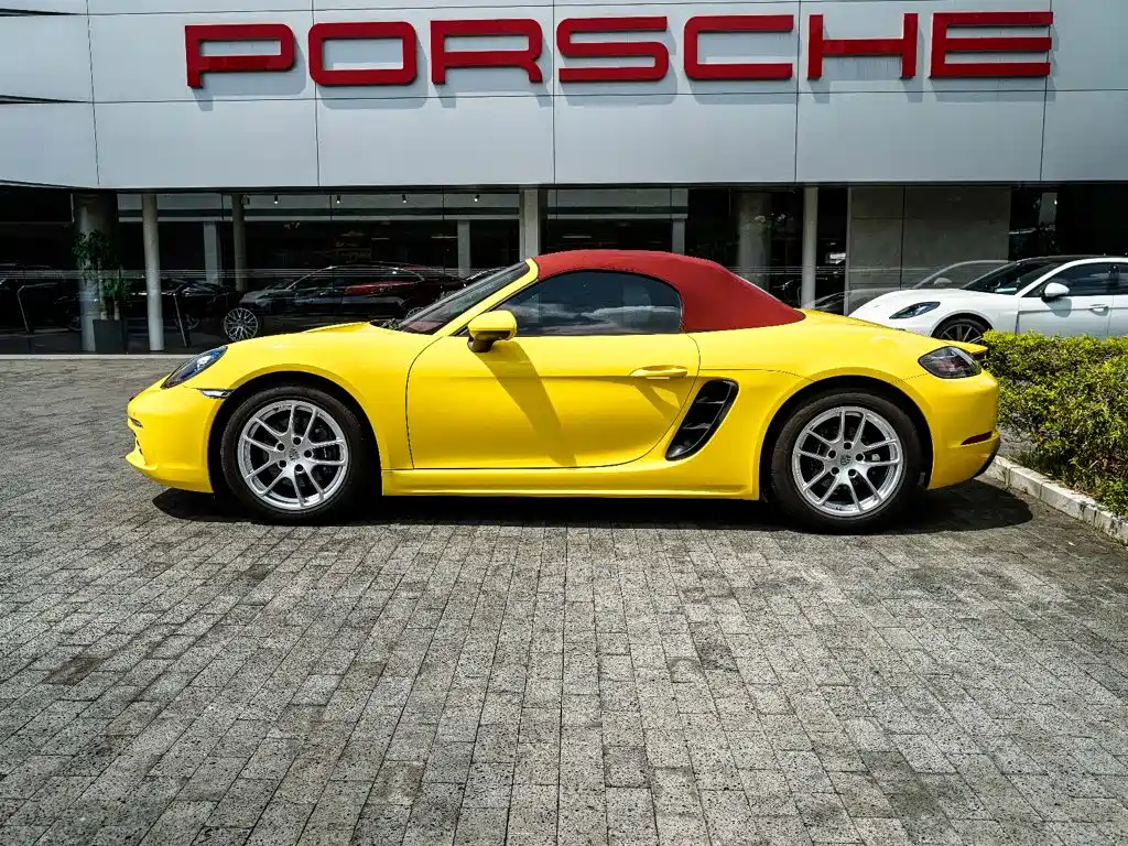 Photo 9 - Porsche 718