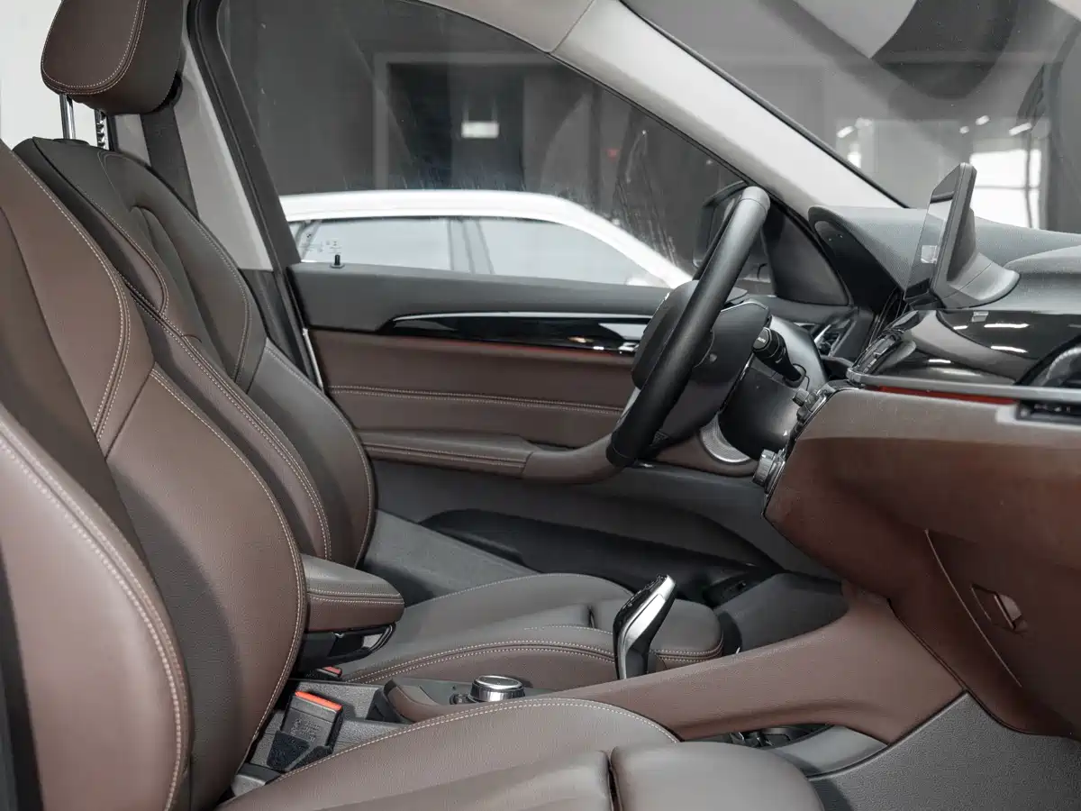 BMW X1 2022 sDrive20Li Fashion фото 14