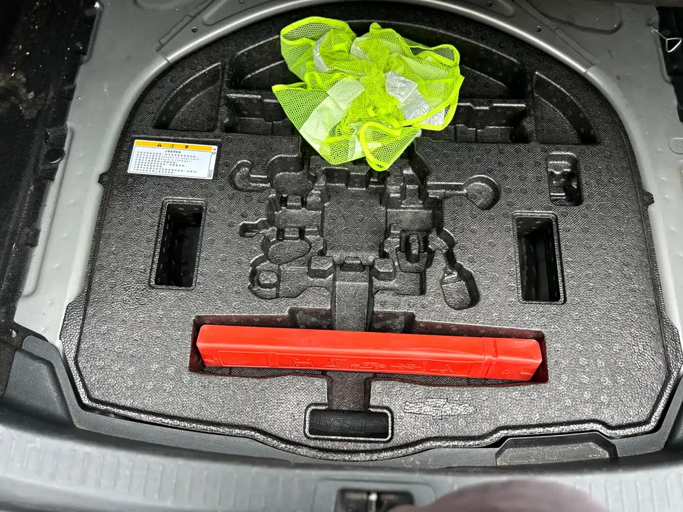 Toyota Corolla 2019 Hybrid 1.8L E-CVT GL-i Elite Edition фото 46