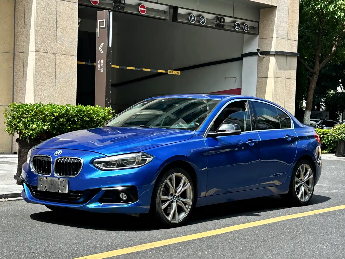 BMW 1 Series 2018 120i Design Package