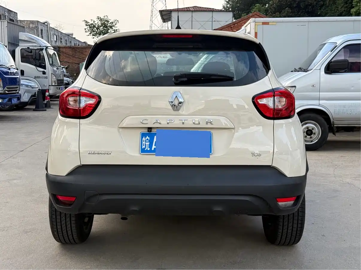 Renault Captur 2019 2015 Model 1.2T Automatic Standard Edition