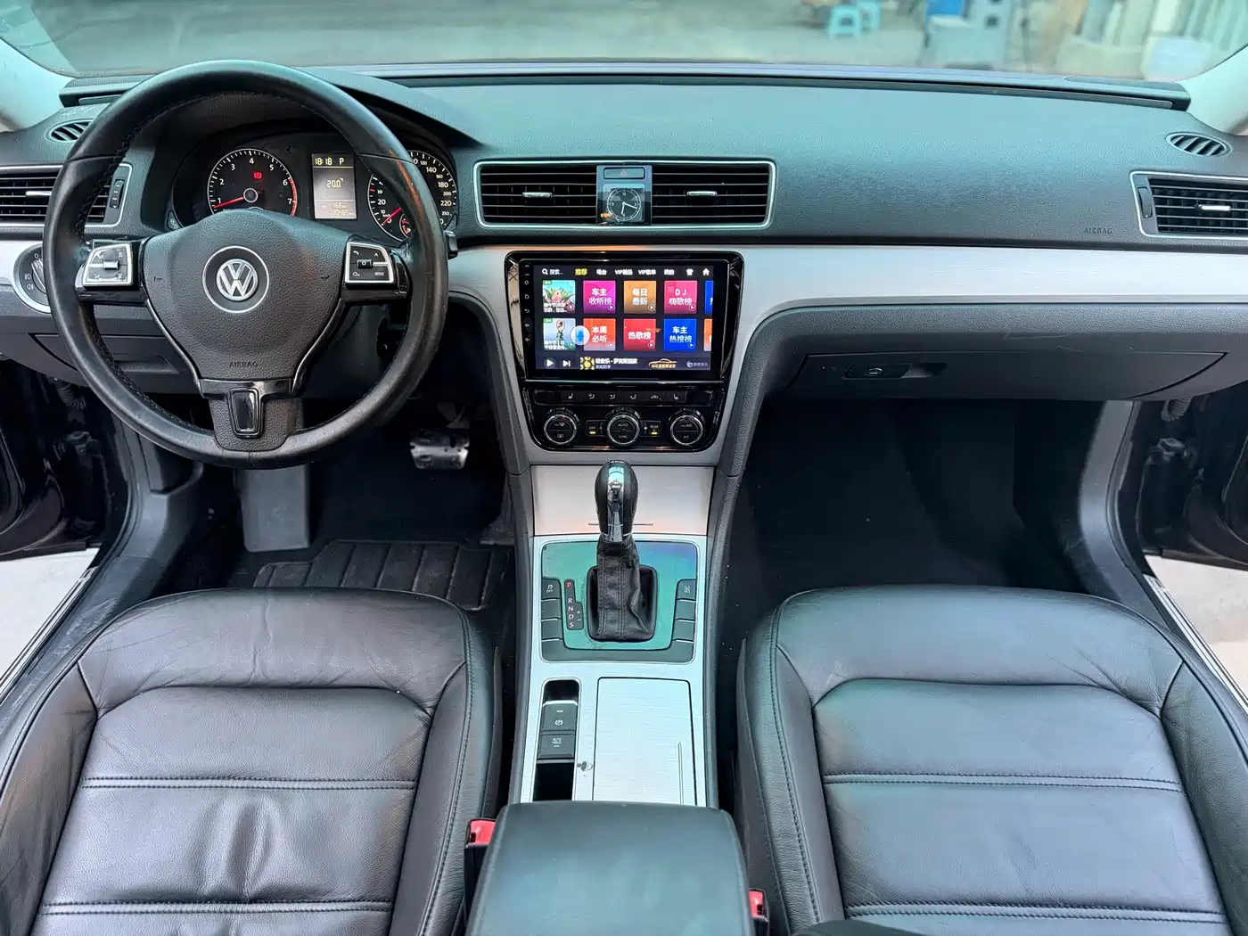 Volkswagen Passat 2014 1.8TSI DSG Luxury Edition фото 9