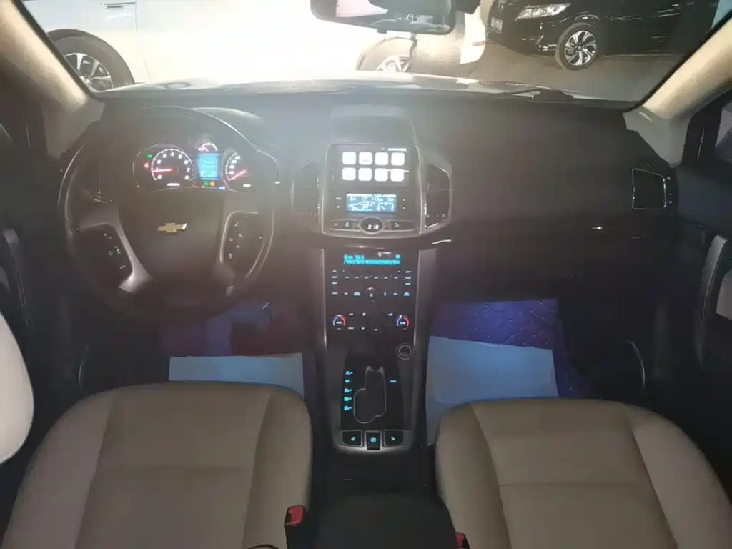 Chevrolet Captiva 2015 2.4L AWD Flagship 7-Seater фото 10