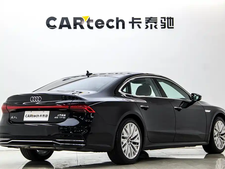 Audi A7L 2024 45TFSI S-line Dream Edition Crystal Package фото 5