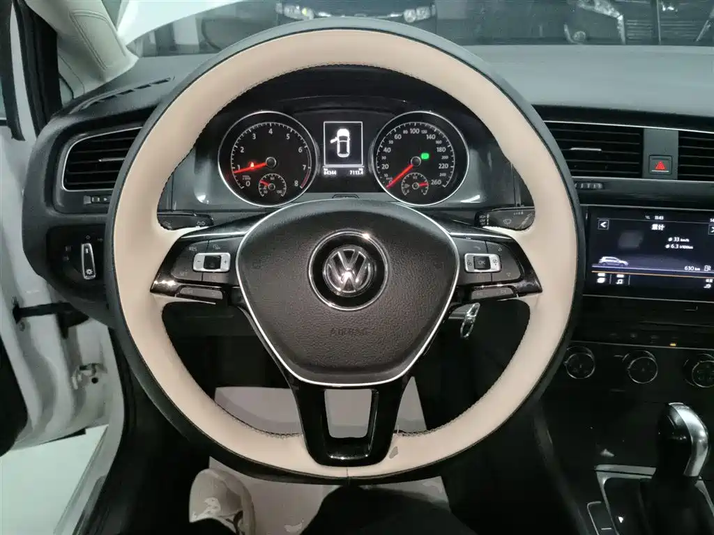 Volkswagen Golf 2018 230TSI Automatic Comfort фото 11