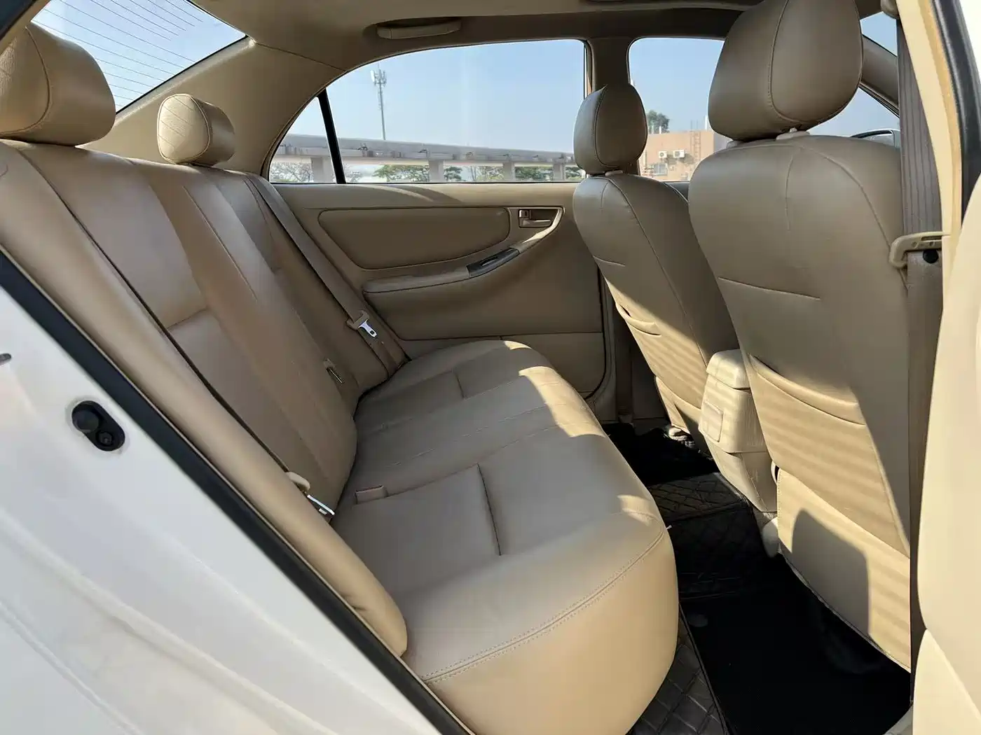 Toyota Corolla 2013 1.6L Automatic Luxury фото 15