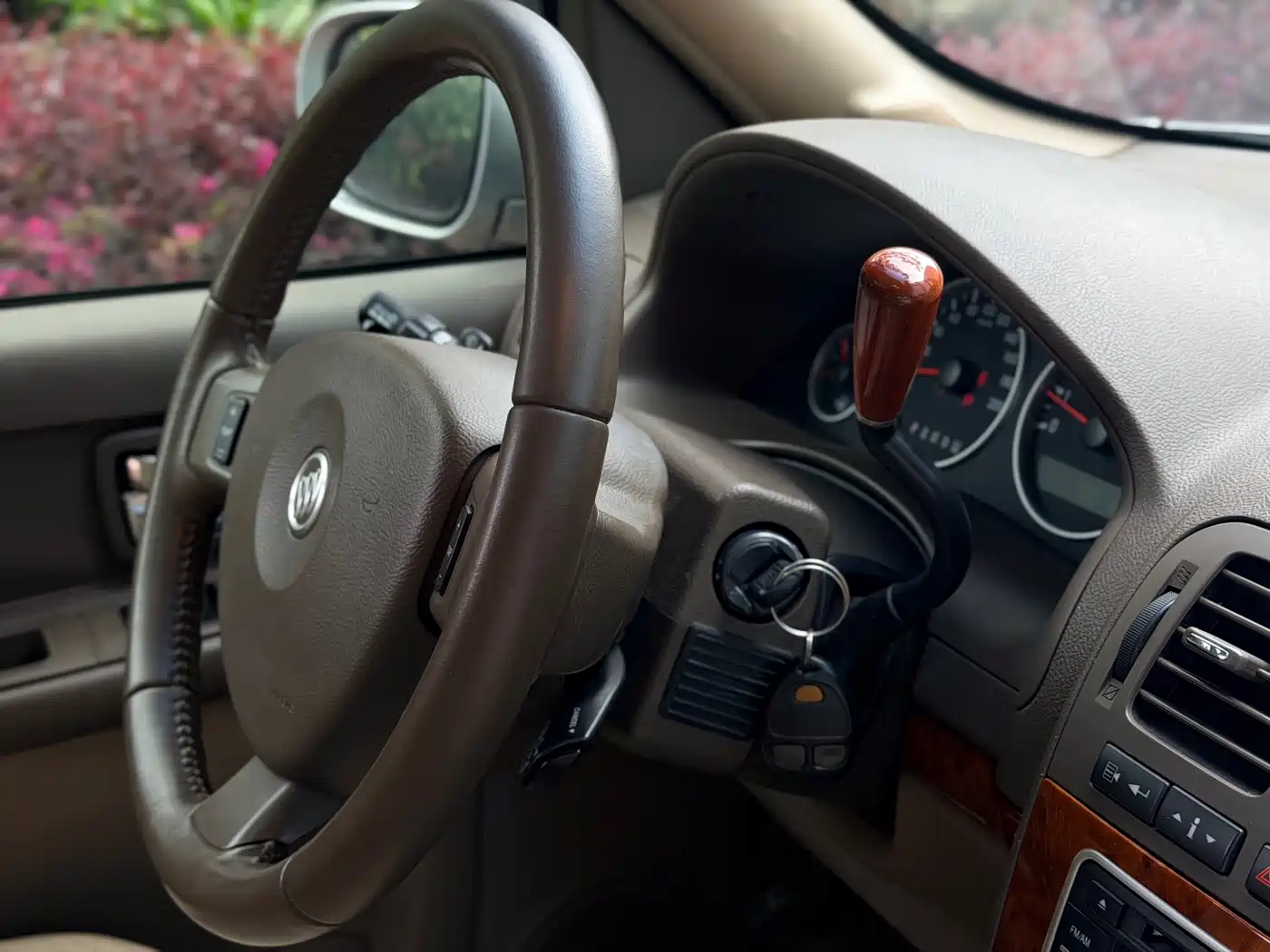 Buick GL8 2011 2.4L LT Luxury Business Executive фото 17