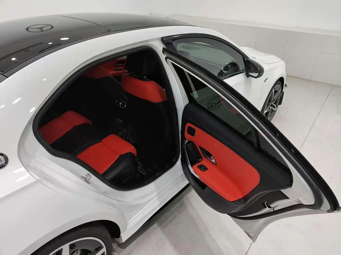 Mercedes-Benz A-Class AMG 2025 AMG A 35 L 4MATIC фото 7