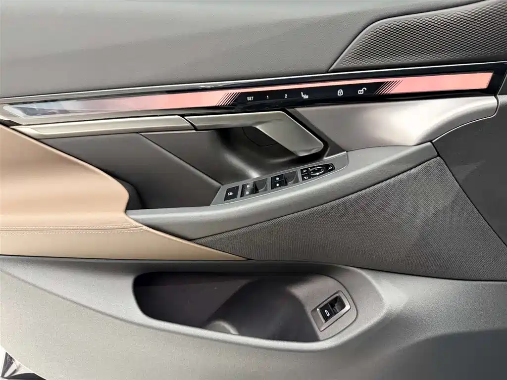 BMW 5 Series 2025 525Li M Sport Package фото 21