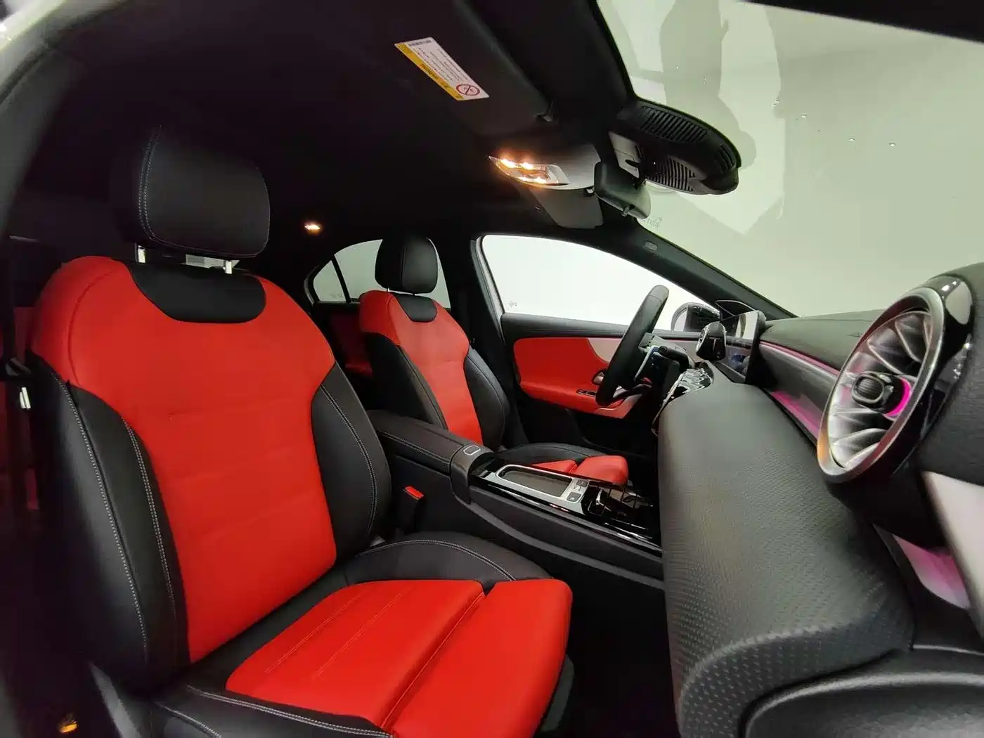 Mercedes-Benz A-Class AMG 2025 AMG A 35 L 4MATIC фото 14