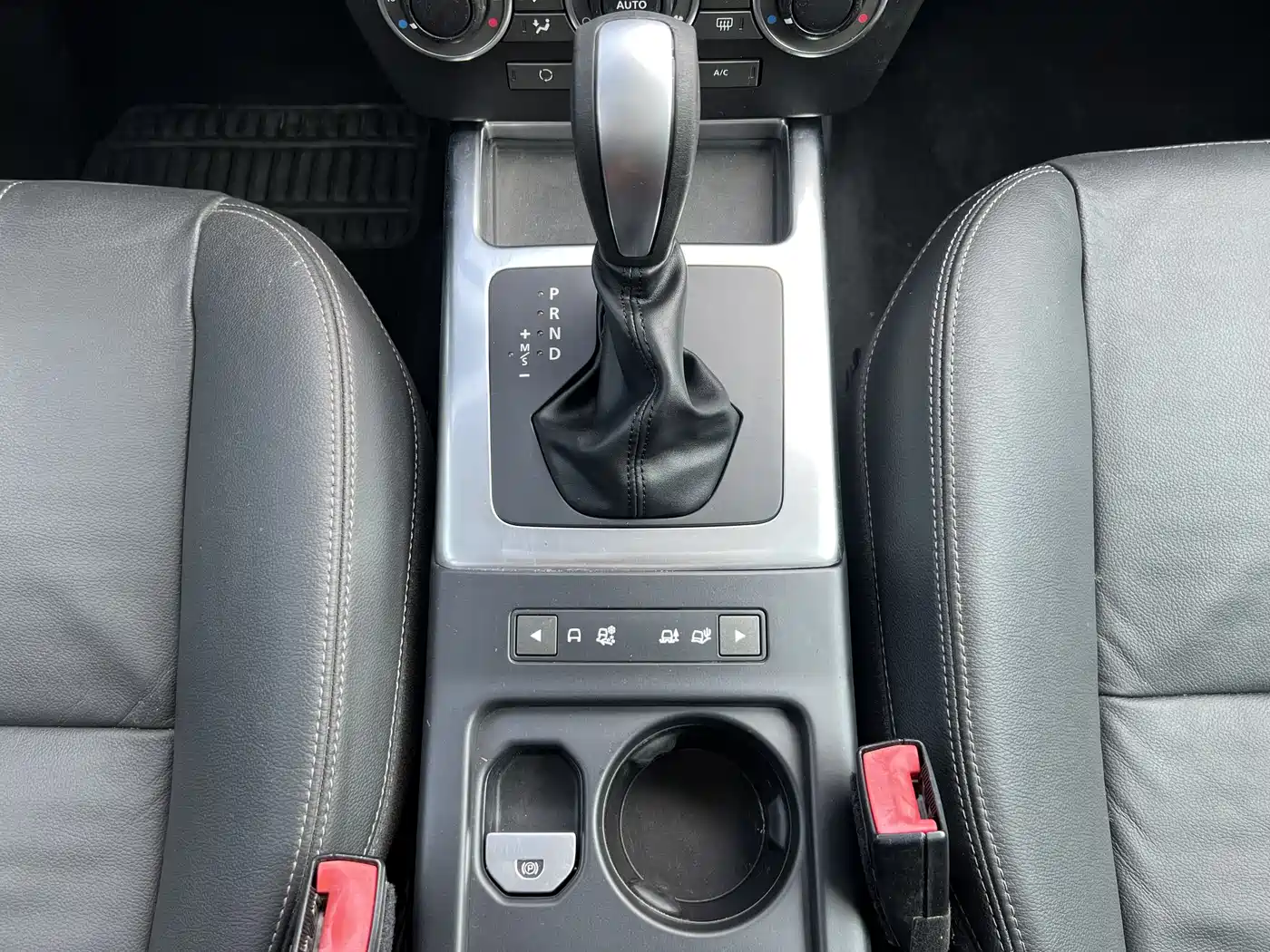Land Rover Freelander 2 2014 2.2T SD4 S Diesel Edition фото 14