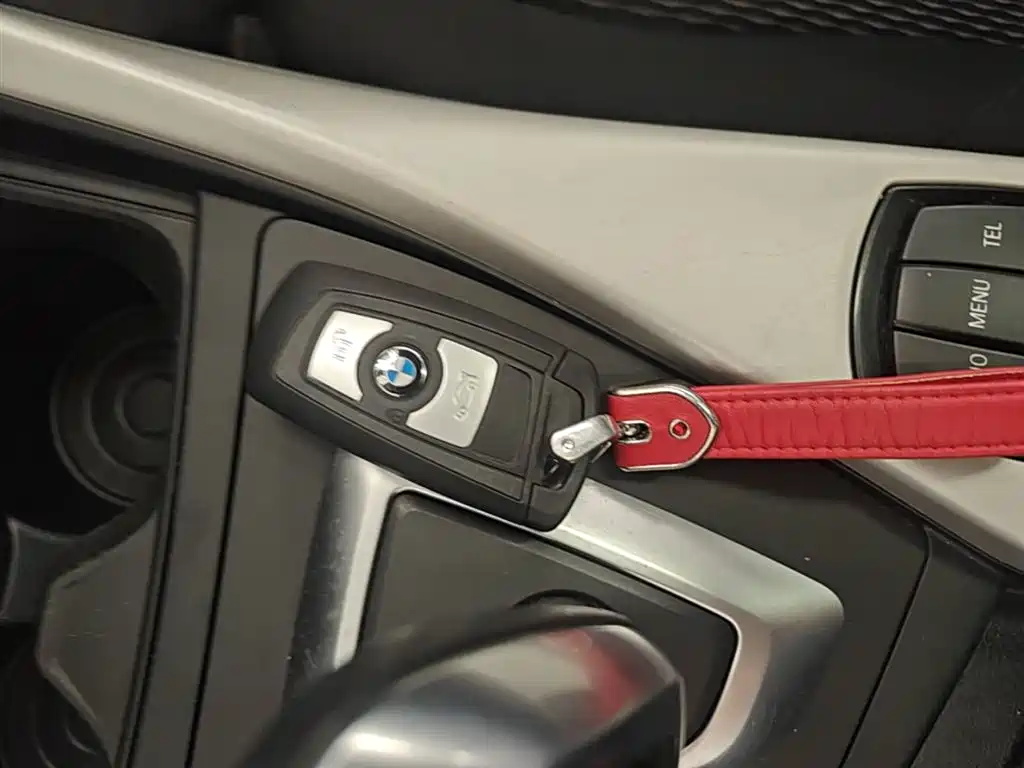 BMW 1 Series (Import) 2016 118i Leading фото 9