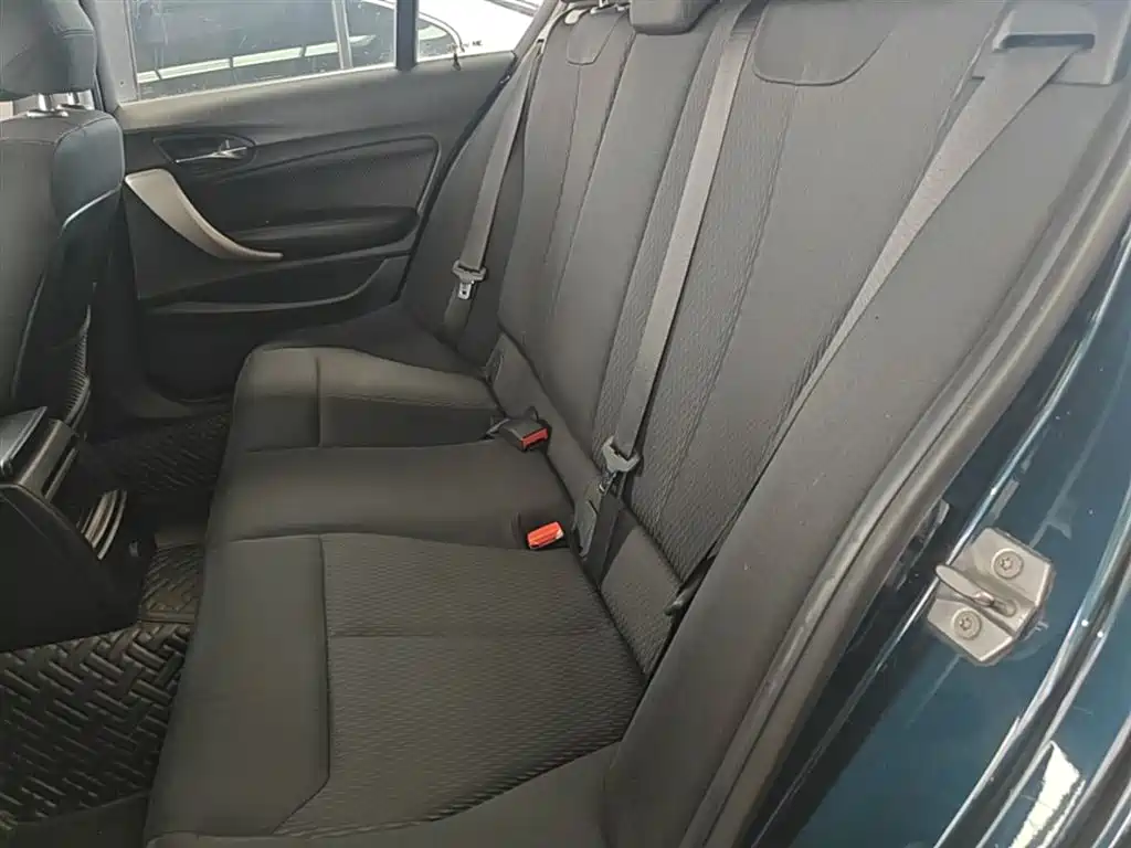 BMW 1 Series (Import) 2016 118i Leading фото 17